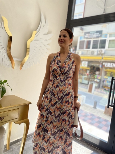 Boyundan Bağlamalı Desenli Elbise 2