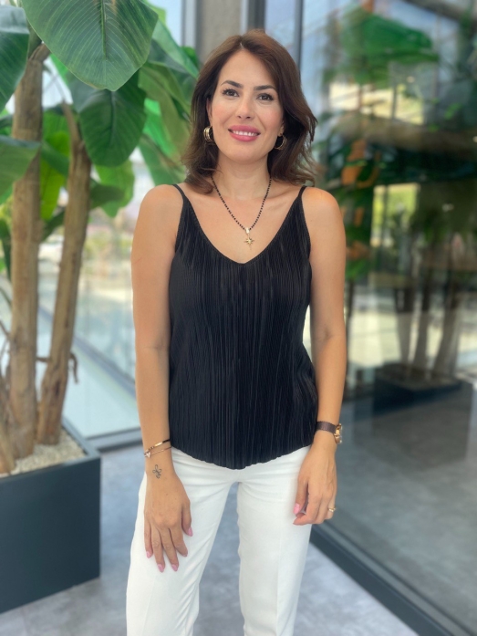 Piliseli Saten İp Askılı Bluz Siyah